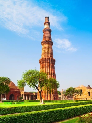 Heart-warming 2 Days Delhi Snow Trip Package