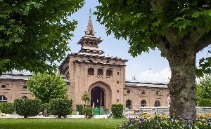 Romantic honeymoon holiday Package for kashmir